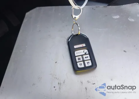 2018 Honda Clarity Plug-In Hybrid Touring из США, поврежденный, VIN JHMZC5F32JC024117